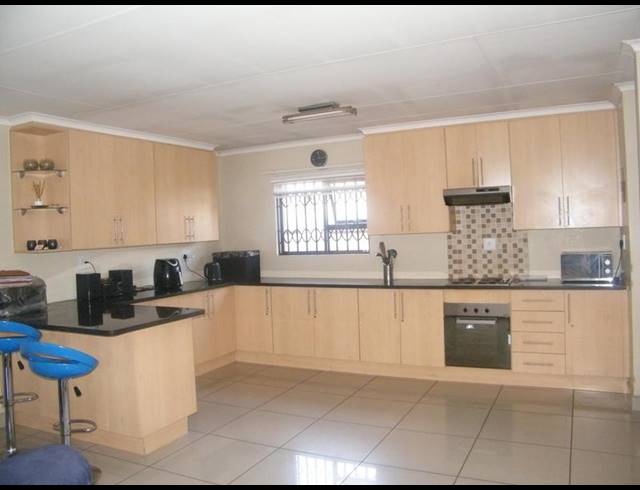 3 BEDROOM HOUSE FOR SALE IN ELDORETTE